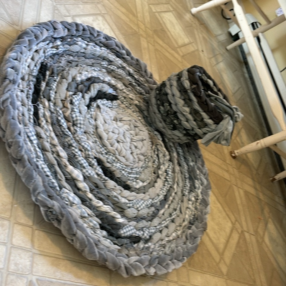 Handmade Rug and basket Set - Picture 2 of 7